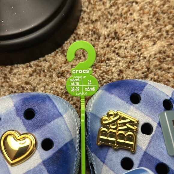 Gingham crocs size 8 - Picture 6 of 6